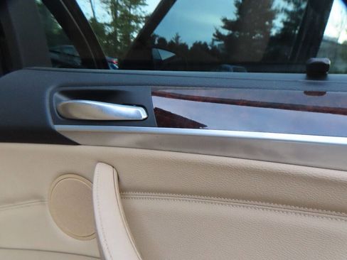 Used 2012 BMW X5 xDrive50i image 30