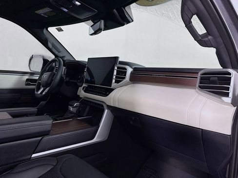 Used 2025 Toyota Sequoia Capstone image 34