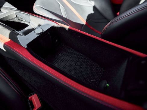 Used 2018 Ferrari 812 Superfast Base image 63