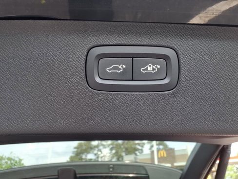 Certified 2025 Volvo XC90 B5 Plus image 27