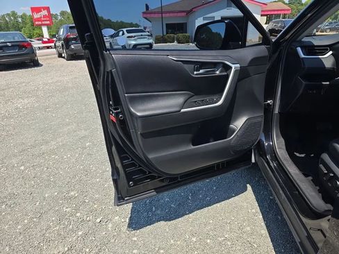 Used 2020 Toyota RAV4 XLE FWD image 37