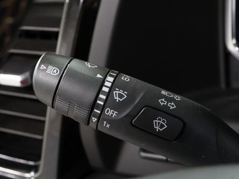 Used 2025 GMC Sierra 2500 AT4 w/ Technology Package image 17