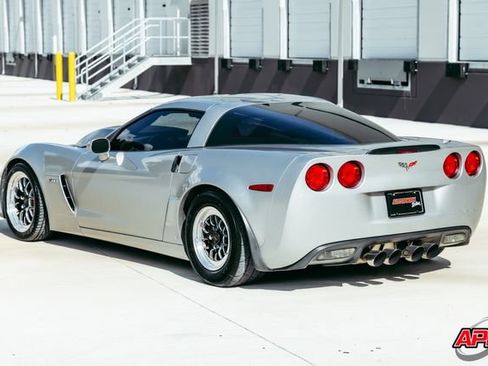 Used 2006 Chevrolet Corvette Z06 w/ Preferred Equipment Group RWD image 10