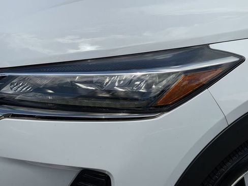 Certified 2022 Nissan Kicks SR FWD image 8