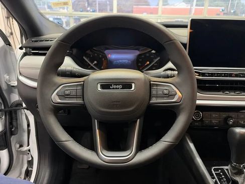 Used 2025 Jeep Compass Limited AWD/4WD image 23
