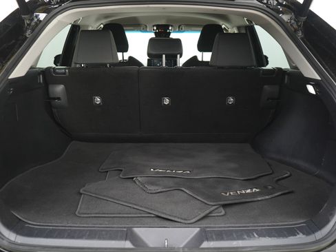 Used 2021 Toyota Venza LE w/ Carpet Mat Package (TMS) AWD/4WD image 9