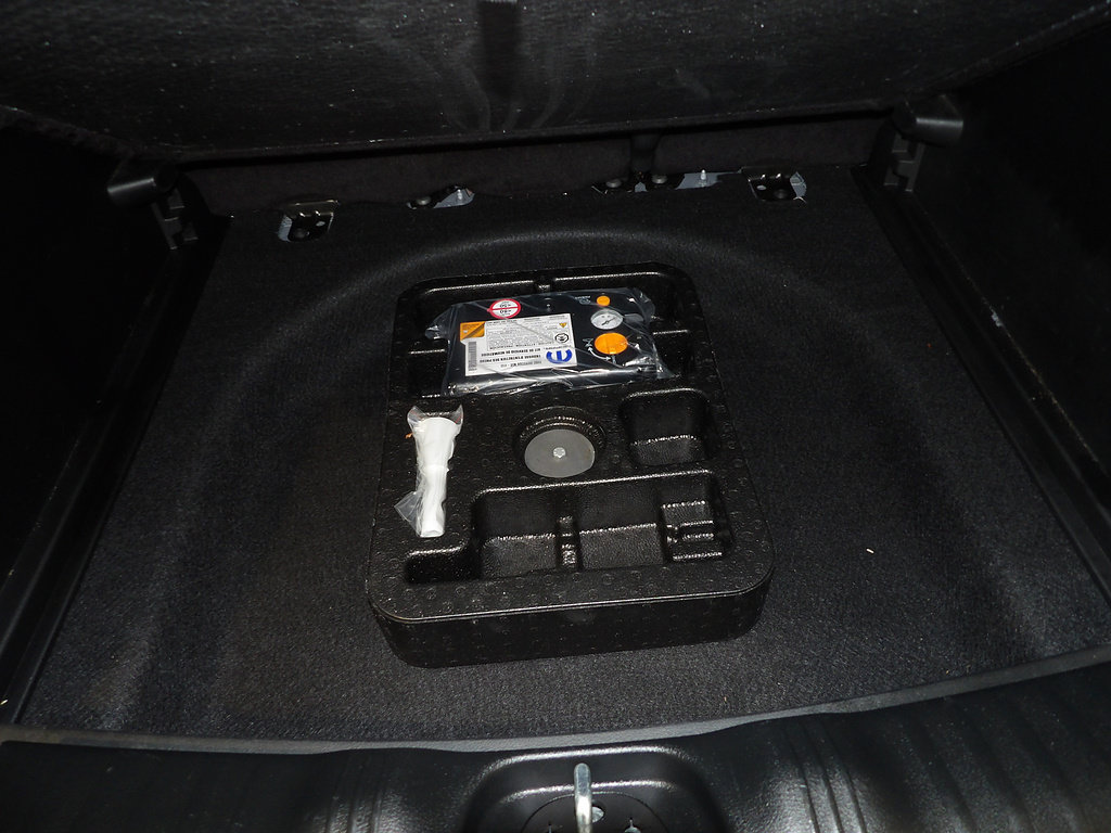 Used 2024 Jeep Compass Latitude AWD/4WD image 19