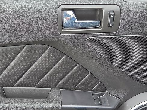 Used 2013 Ford Mustang GT Premium RWD image 13