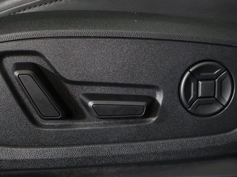 Used 2023 Audi Q3 2.0T Premium Plus w/ Premium Plus Package image 36