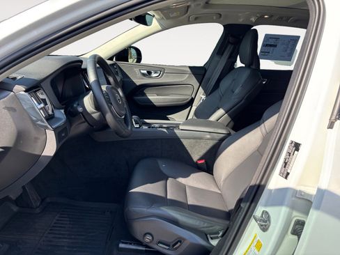 New 2025 Volvo XC60 B5 Core w/ Climate Package image 9