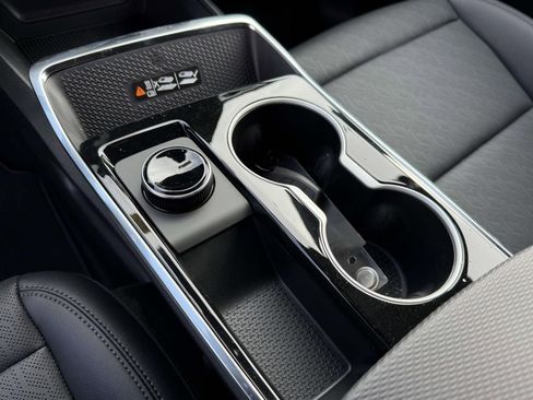 New 2026 Chevrolet Equinox LT w/ Convenience Package II image 12