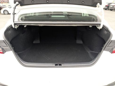 Used 2025 Toyota Camry SE image 27