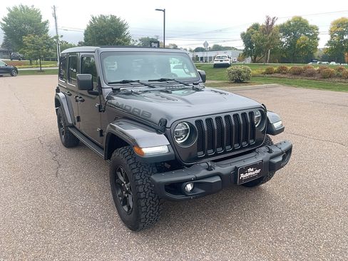 Used 2019 Jeep Wrangler Unlimited Sahara w/ Quick Order Package 24M Moab image 3