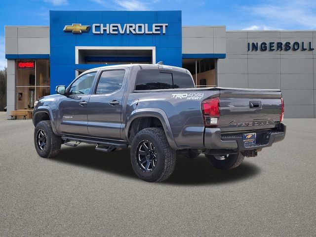 Used 2018 Toyota Tacoma TRD Sport AWD/4WD image 23