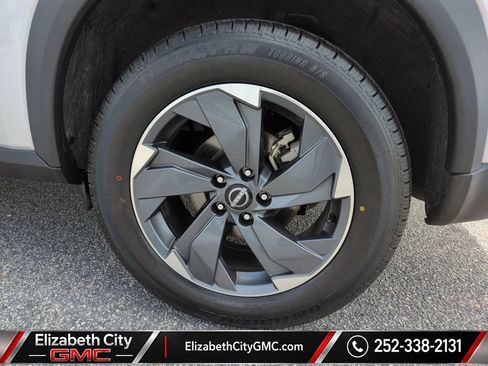 Used 2025 Nissan Rogue SV FWD image 22
