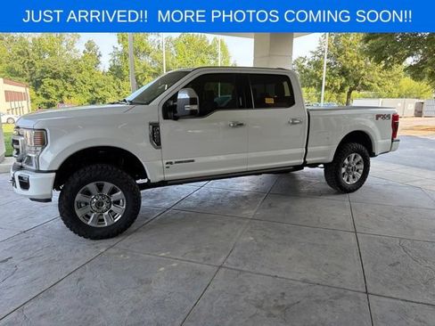 Used 2022 Ford F250 Platinum AWD/4WD image 2