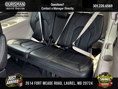 Used 2024 Chrysler Pacifica Touring-L FWD image 20