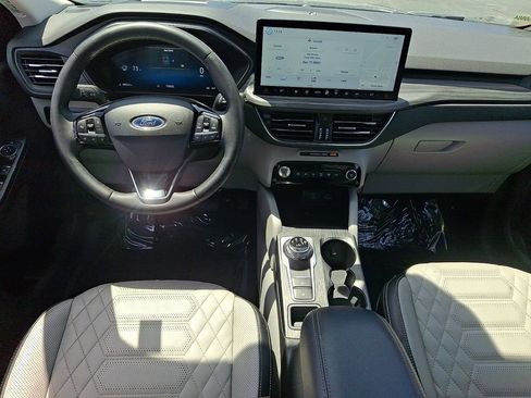 Certified 2023 Ford Escape Platinum w/ Premium Technology Package AWD/4WD image 11