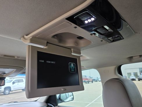 Used 2017 Chevrolet Tahoe Premier RWD image 30