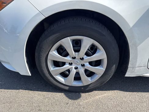 Used 2020 Toyota Corolla LE image 21
