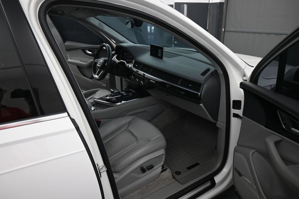 Used 2019 Audi Q7 3.0T Premium Plus AWD/4WD image 46