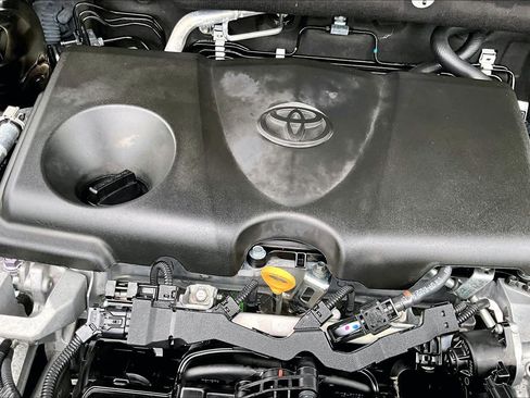 Used 2023 Toyota RAV4 LE AWD/4WD image 33