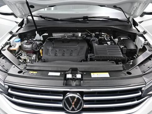 Used 2023 Volkswagen Tiguan SE w/ Panoramic Sunroof Package FWD image 36