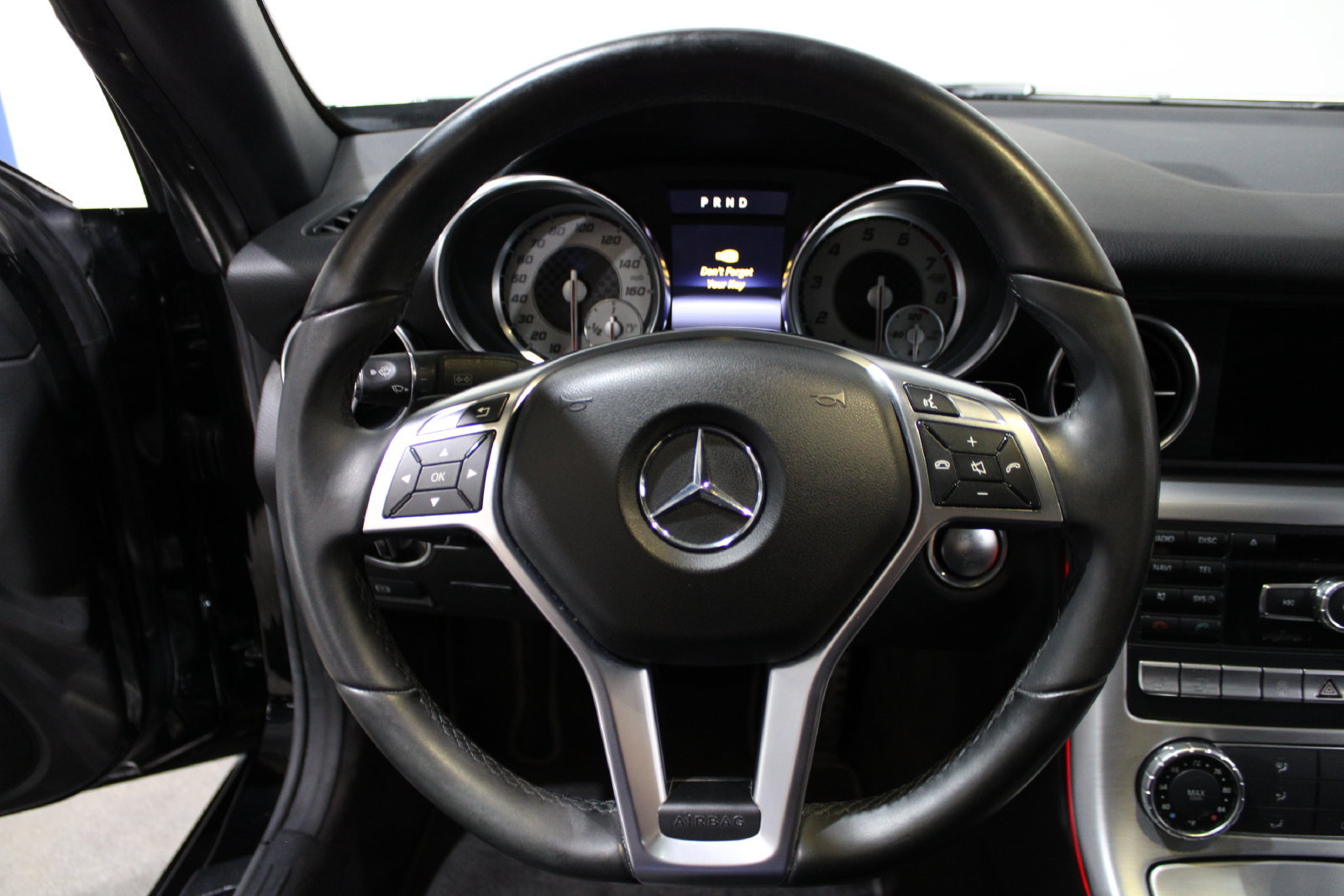 Used 2015 Mercedes-Benz SLK 250 image 26