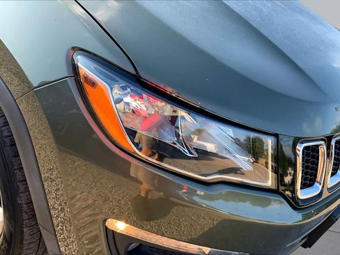 Used 2019 Jeep Compass Latitude w/ Cold Weather Group AWD/4WD image 27