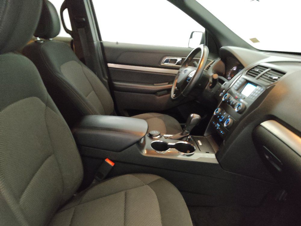 Used 2018 Ford Explorer XLT AWD/4WD image 21