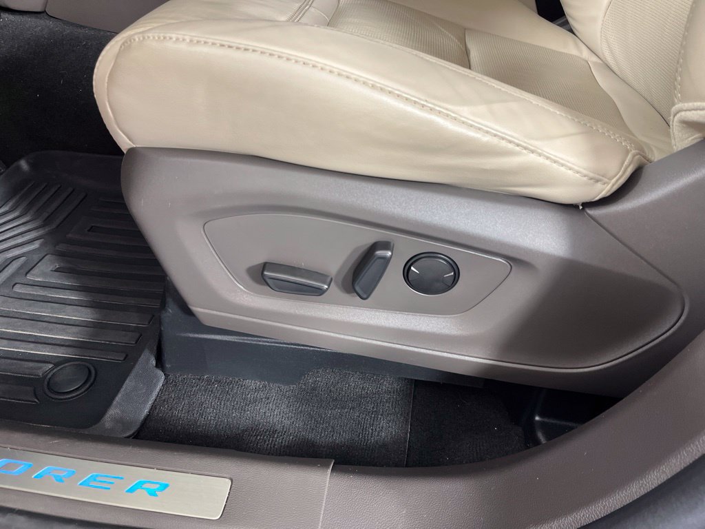 Used 2022 Ford Explorer Platinum w/ Equipment Group 601A AWD/4WD image 24