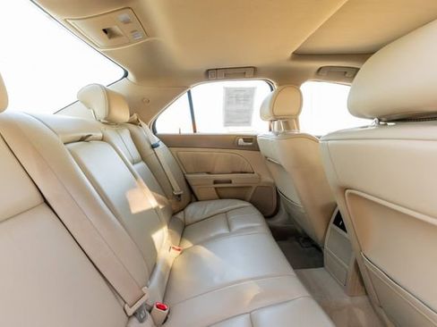 Used 2006 Cadillac STS V8 w/ Preferred Equipment Group image 18