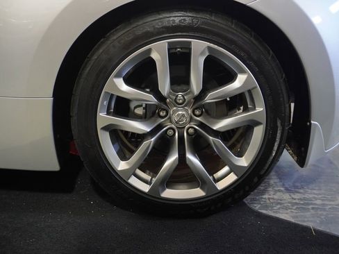 Used 2010 Nissan 370Z Touring image 10