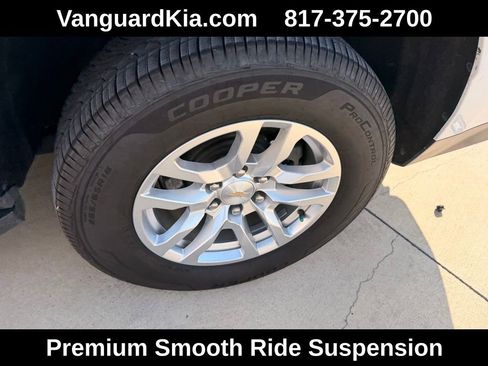 Used 2022 Chevrolet Suburban LS w/ Driver Alert Package image 9