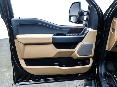 Used 2024 Ford F250 Lariat w/ Chrome Package image 22