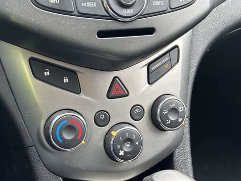 Used 2014 Chevrolet Sonic LT image 20