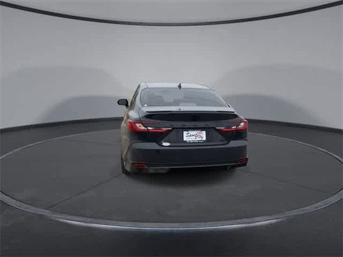 Used 2026 Toyota Camry SE w/ Convenience Package image 7