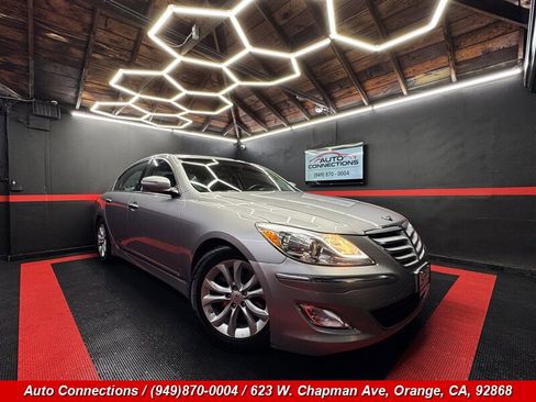Used 2013 Hyundai Genesis 3.8 image 1
