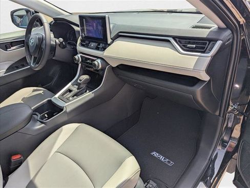 Certified 2025 Toyota RAV4 XLE Premium image 19