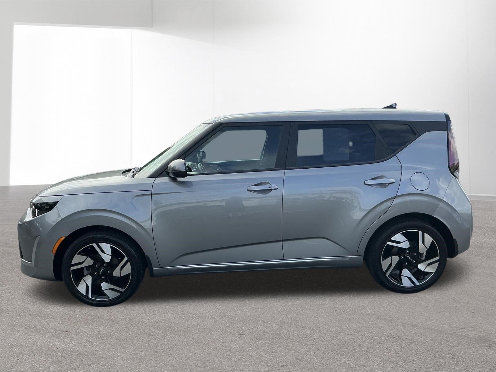 Certified 2025 Kia Soul GT-Line FWD image 6