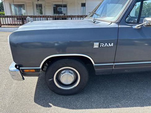 Used 1987 Dodge D/W Truck 100 RWD image 18