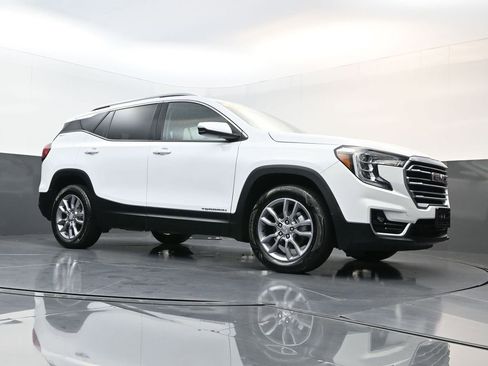 Used 2023 GMC Terrain SLT image 21