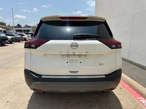 Used 2023 Nissan Rogue SV FWD image 6