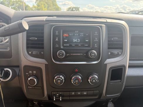 Used 2018 RAM 3500 Tradesman w/ Chrome Appearance Group AWD/4WD image 16