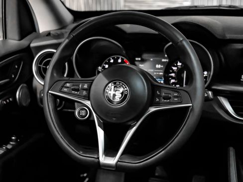 Used 2018 Alfa Romeo Stelvio Ti AWD/4WD image 18