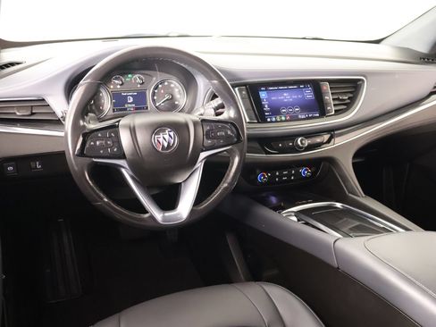 Used 2024 Buick Enclave Essence FWD image 2