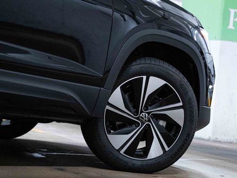 New 2026 Volkswagen Taos SE AWD/4WD image 7