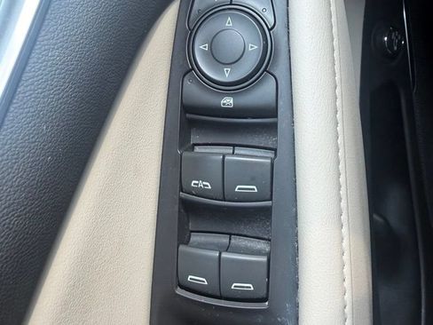 Used 2018 Buick Enclave Essence AWD/4WD image 30