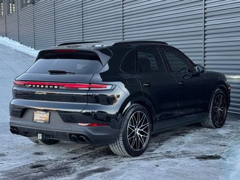 Certified 2025 Porsche Cayenne image 7