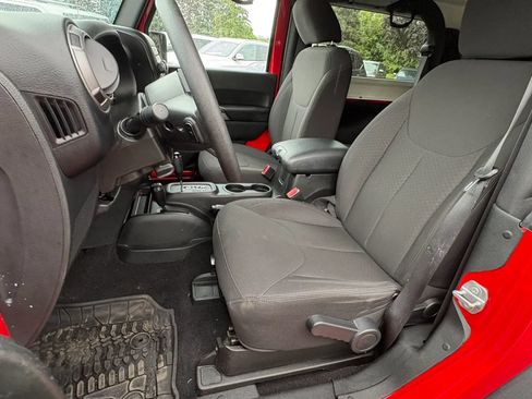 Used 2017 Jeep Wrangler Sport AWD/4WD image 14